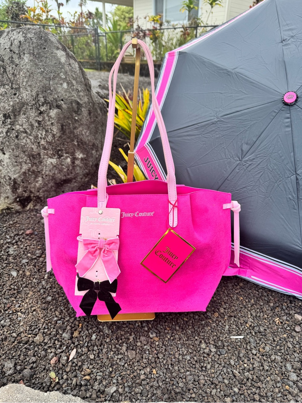 Juicy Couture NWT Hot Pink Tote Bag, Juicy Couture bow & Matching Umbrella Set - Picture 3 of 11